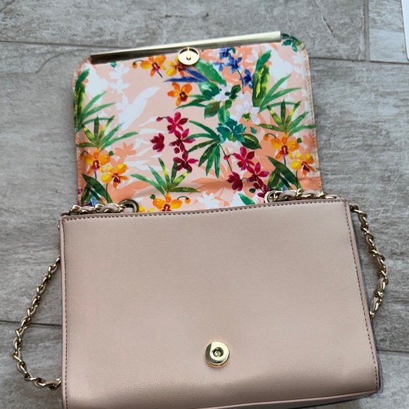 Aldo- Light pink- Elegant Quilted Chain Shoulder Bag - Picture 9 of 16